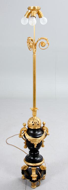 GOLVLAMPA, empirestil, 1900-talets andra hälft.