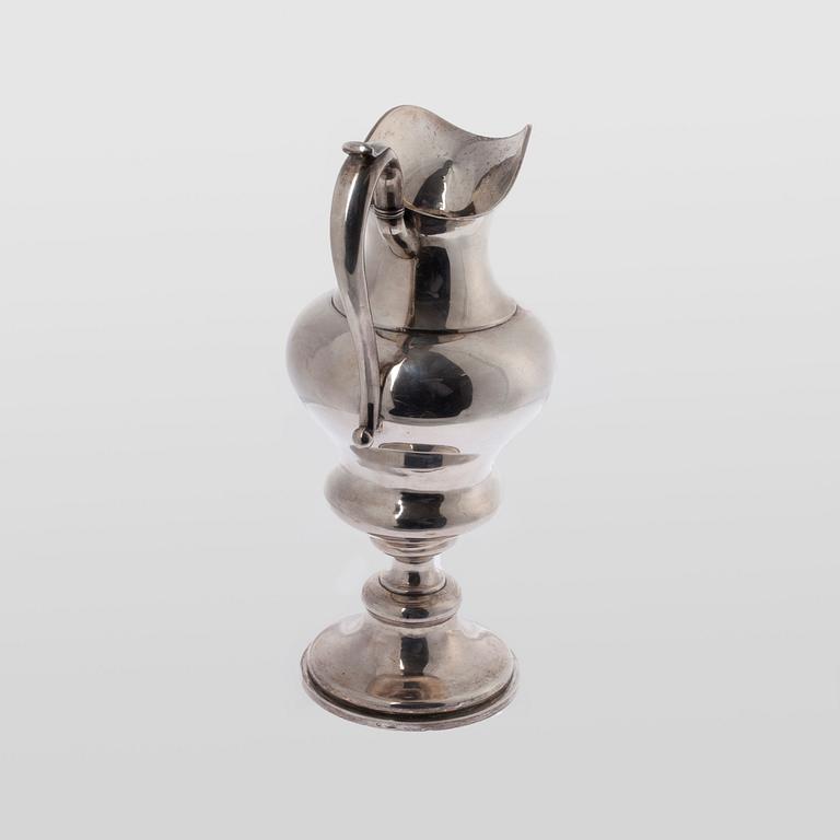 VINKANNA, silver, otydliga stämplar. Vikt 587 g.