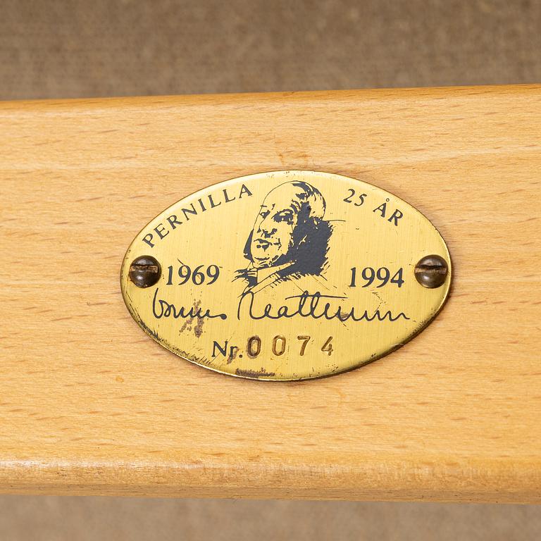 Bruno Mathsson, fåtölj, "Pernilla", DUX, 1900-talets andra hälft.