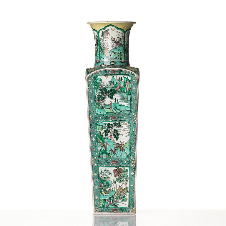 A famille verte and jeune vase, Qing dynasty, 19th century.