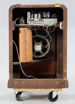A radio by Philco, model 40-190, first half of the 20th century.