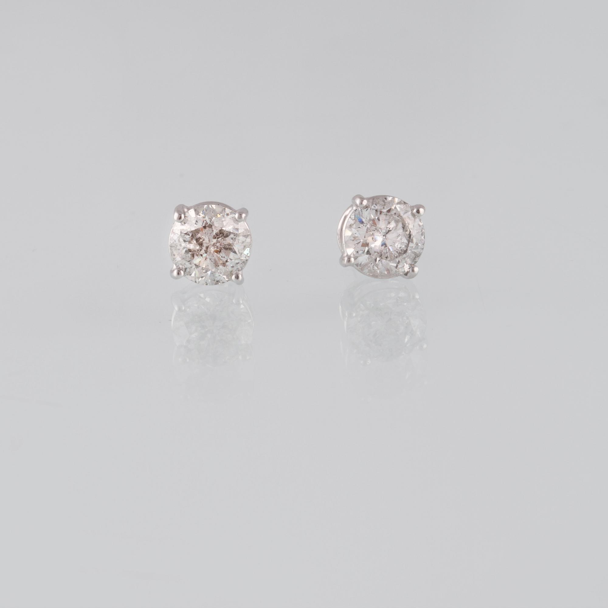 ÖRHÄNGEN, 18K vitguld med briljantslipade diamanter ca 1.83 ct. Vikt  2,1 gram.