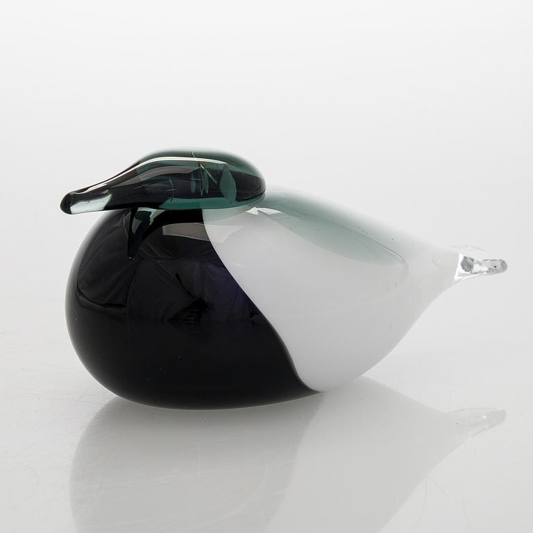 Oiva Toikka, a 'Smew' glass bird, signed O. Toikka Nuutajärvi.
