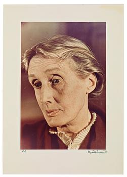 Gisèle Freund, "Virginia Woolf, 1939".