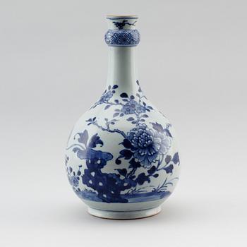 FLASKA, porslin, Kina, Qianlong 1736-1795.