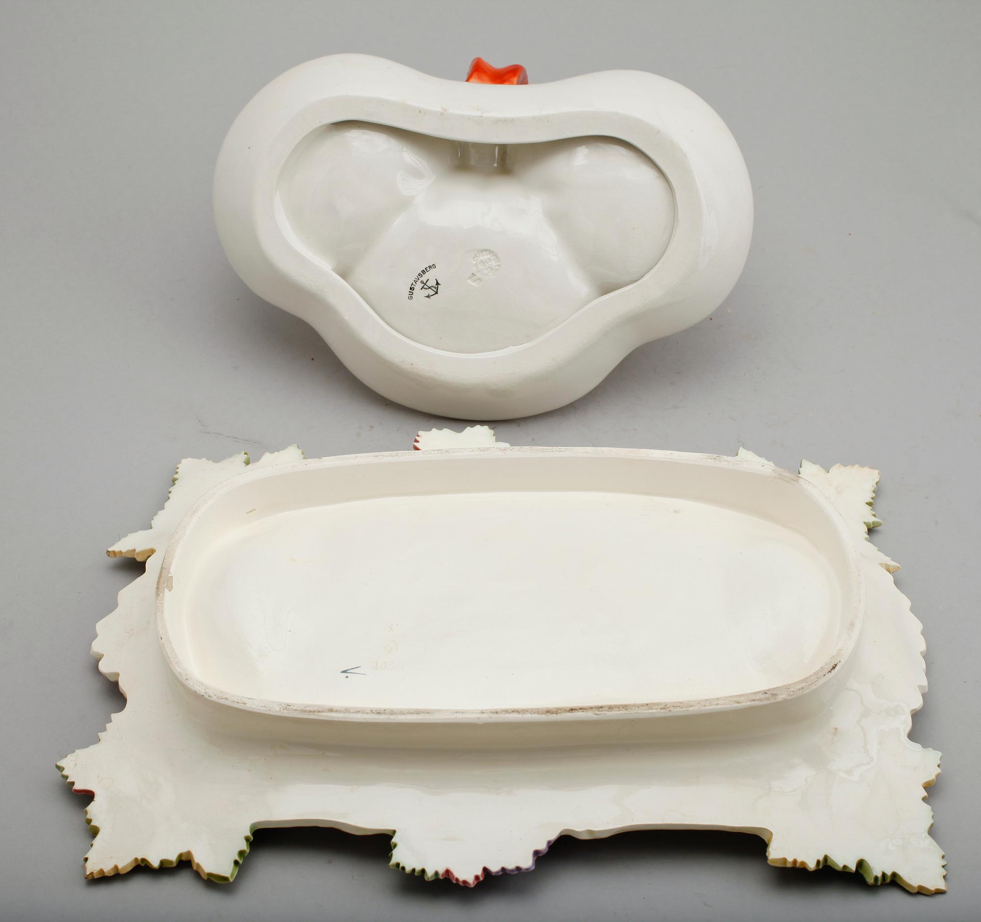 SPARRISFAT, majolika samt NÖTFAT, porslin, Gustavsberg, 1900-talets första hälft.