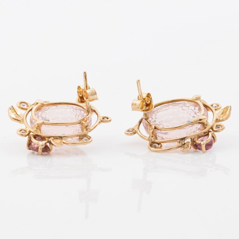 Earrings, Mandelstam, 18K gold with carved rose quartz, tourmalines and brilliant-cut diamonds.