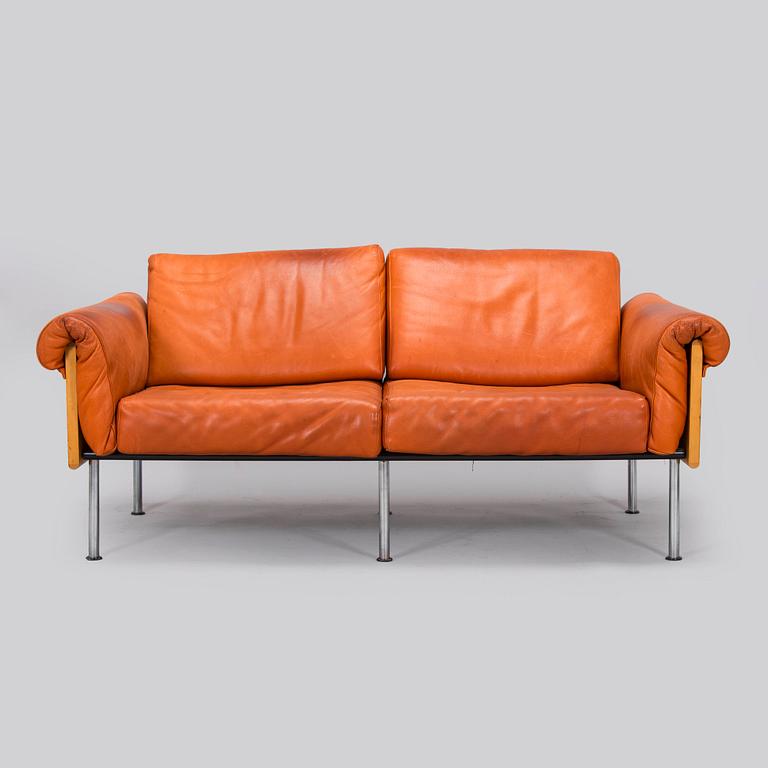 Yrjö Kukkapuro, sohva ja nojatuoli "Ateljee" tilaustyö, Haimi, 1970-luvun loppu.