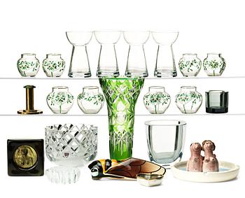 22. Gunnar Cyrén, Gerda Strömberg, Firma Svenskt Tenn and others, a group of decorative vases, ashtrays etc, 20th c.