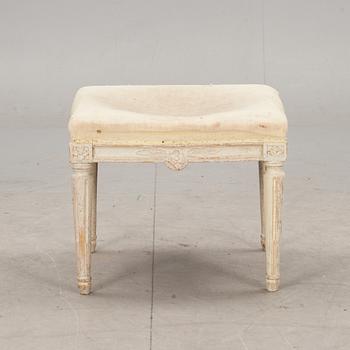 TABURETT, sengustaviansk, omkring 1800.