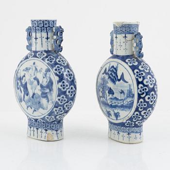 Two blue and white porcelain moon flasks, China, 19th century.