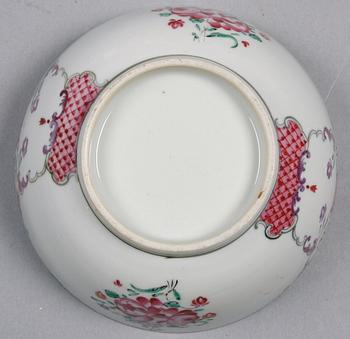 TALLRIKAR SAMT SKÅL, 5 st, porslin, Qianlong, Kina 1700-tal.