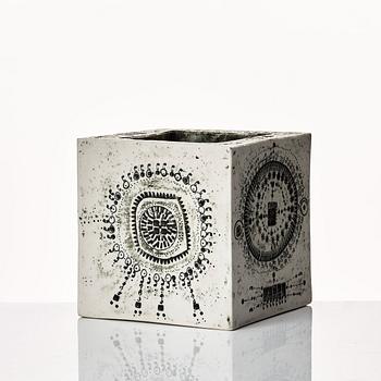 Rut Bryk, a white bisquit sculpture / vase, Arabia, Finland 1950-60's.