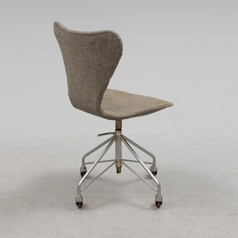 ARNE JACOBSEN, kontorsstol, "Sjuan", Fritz Hansen, 1963.