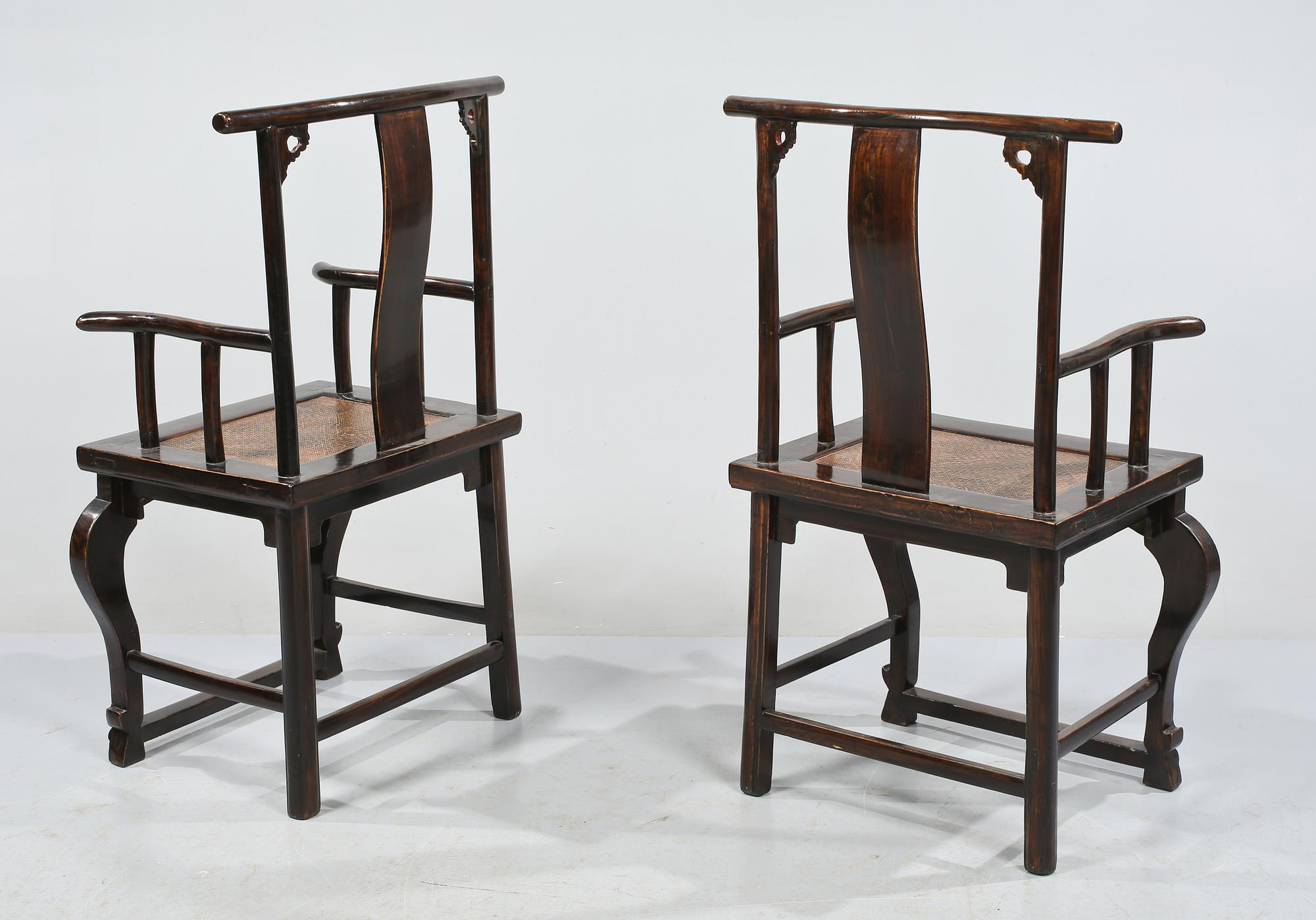 KARMSTOLAR, ett par, Kina, 1800/1900-tal.