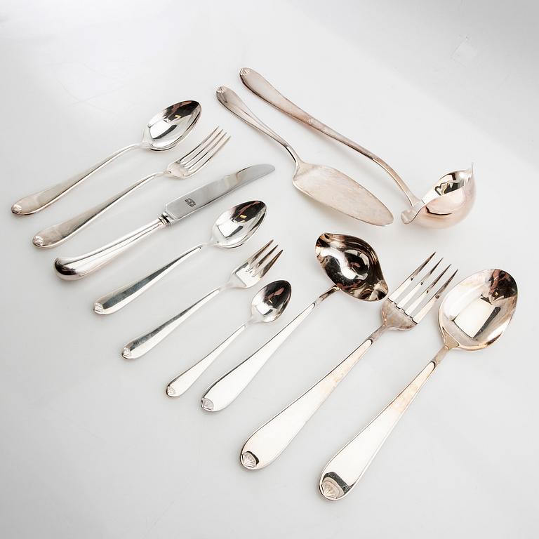 Bestick ca 77 dlr ur IKEA:s 1700-talets-serie nysilver  sent 1900-tal.