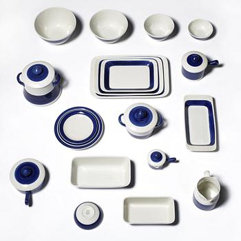 SERVISDELAR, 52 st, porslin, "Koka Blå", Hertha Bengtsson, Rörstrand, 1956-1988.