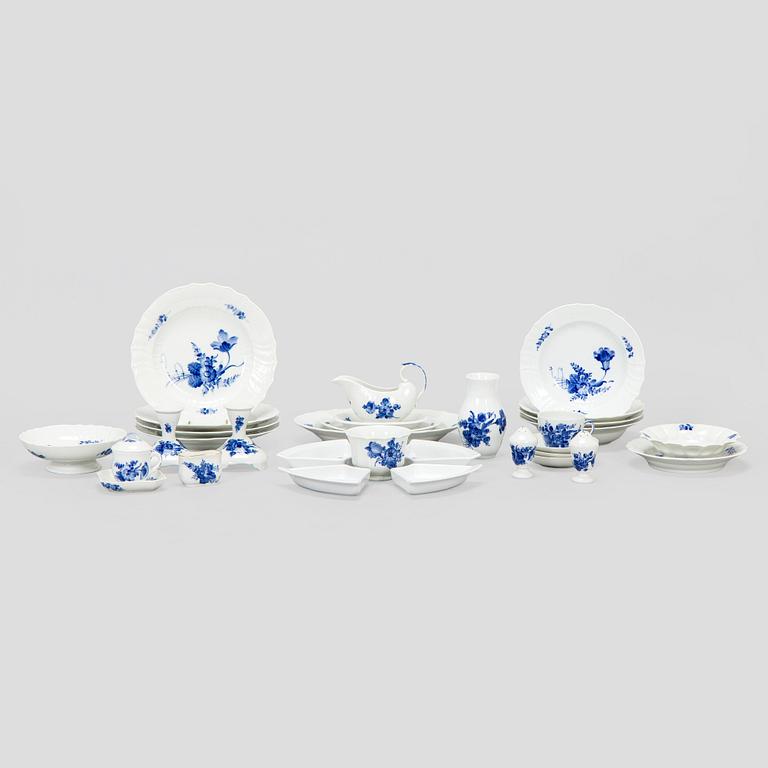 Royal Copenhagen, Service, 31 pcs, “Blå Blomst”, Denmark.