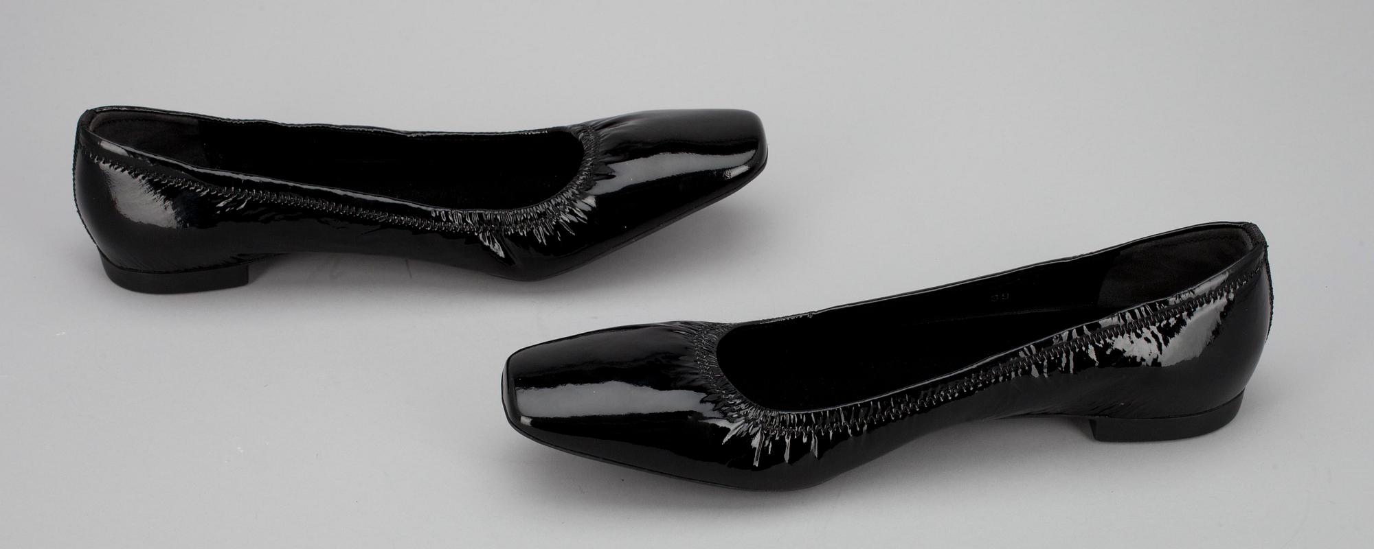 SKOR, ballerinas, Prada.