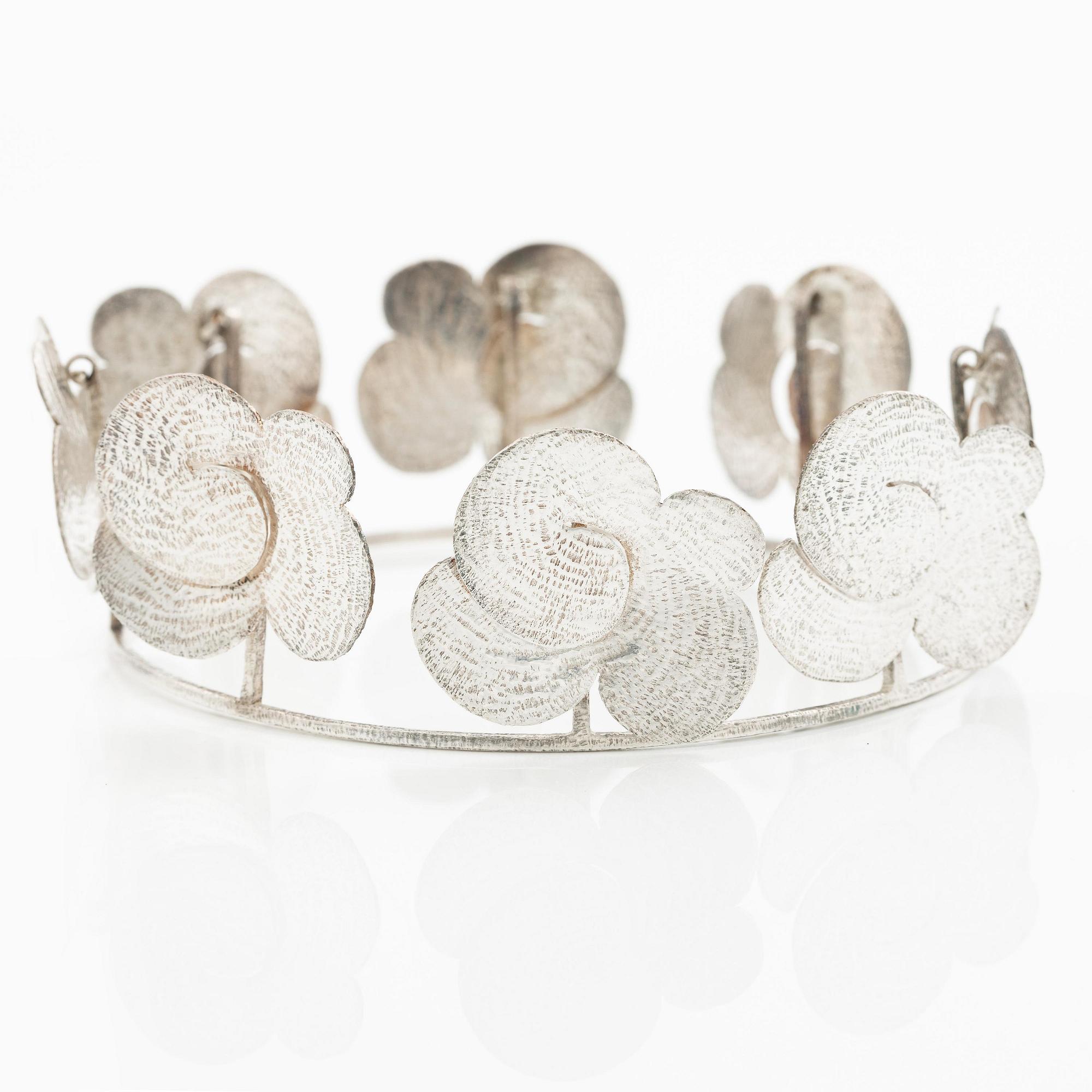 PA Lundahl-Terrs, a bridal crown, silver.