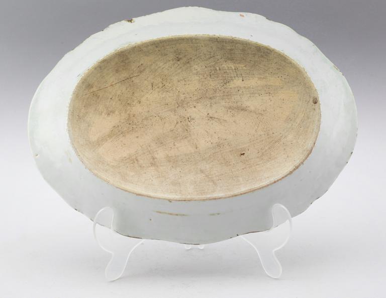 STEKFAT, porslin, Kina, Qianlong 1736-1795.