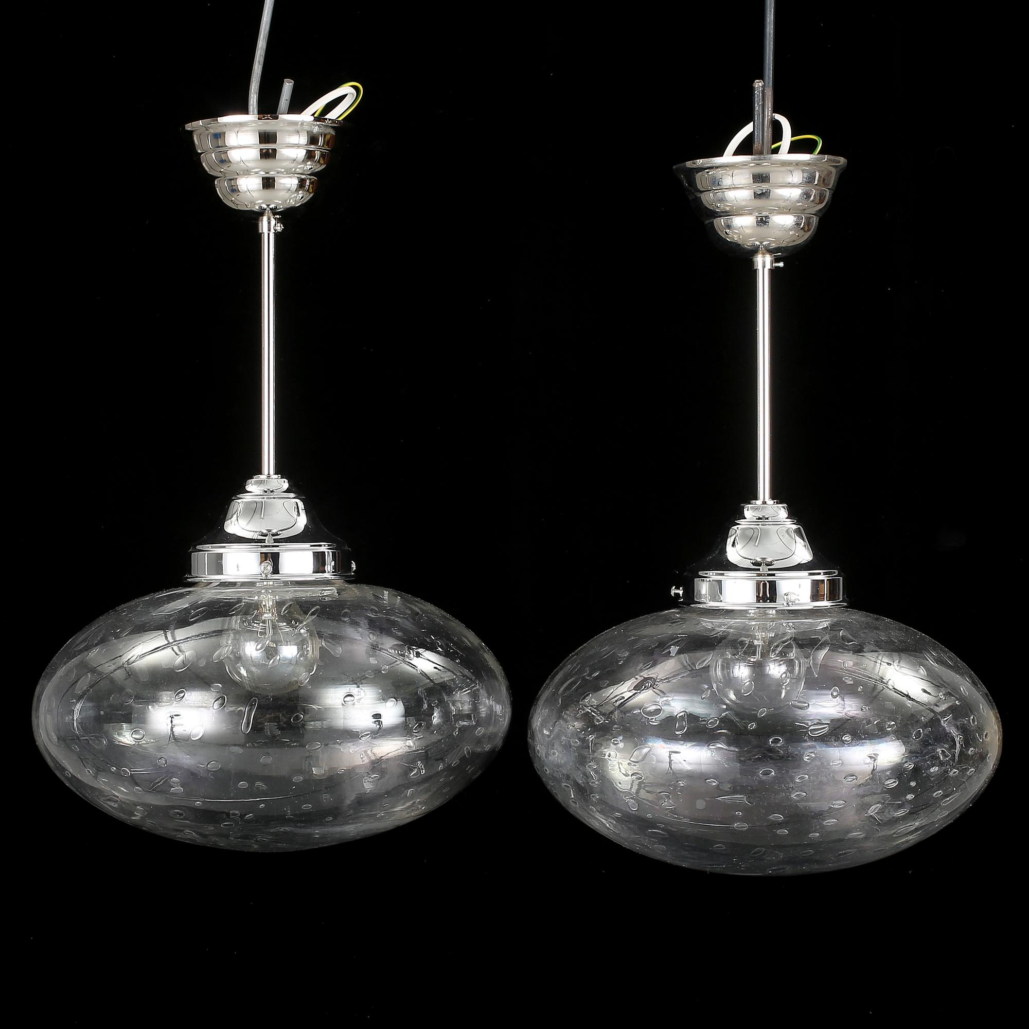 TAKLAMPOR, ett par, Pukebergs glasbruk, delvis 1960-tal. Höjd 46 cm.