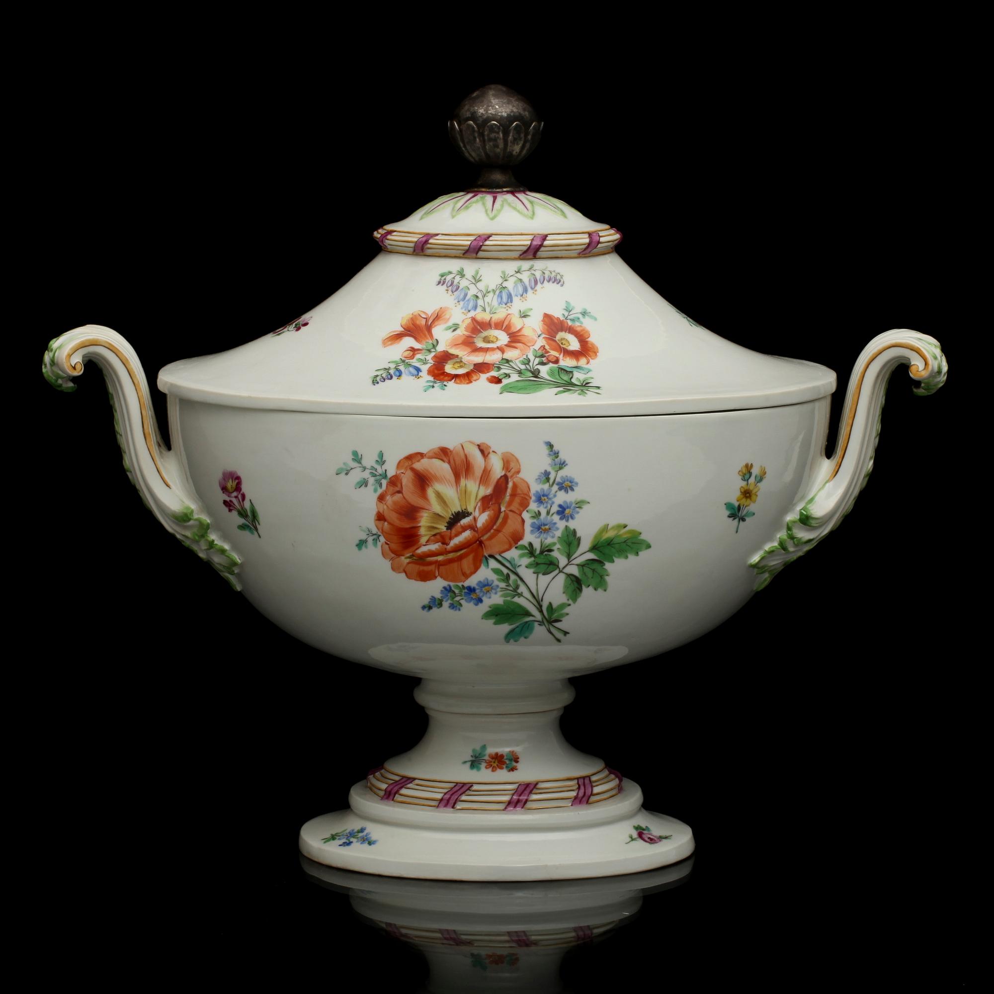 SOPPTERRIN, porslin, Meissen, Marcolinis  period, omkring 1800.