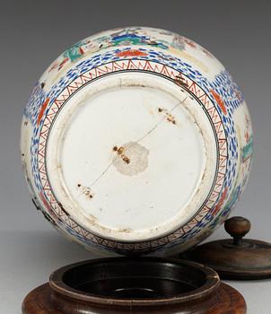 A Japanese Arita ware jar, Kakiemon style, Edo period, ca 1670-90.