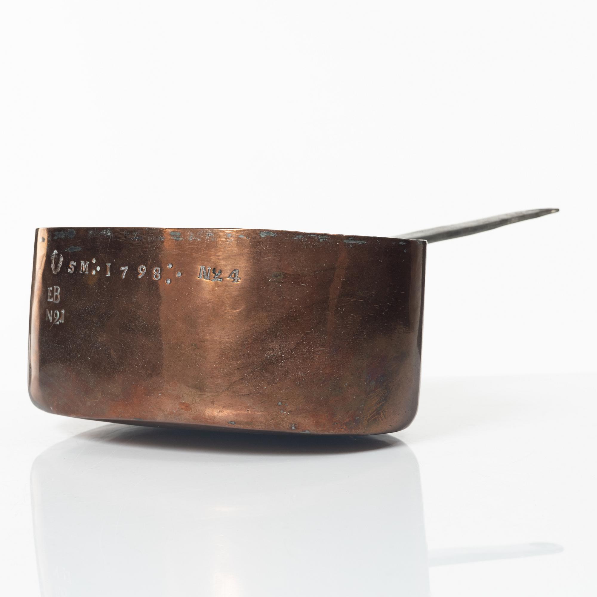 A pot from the Queen Dowager Sofia Magdalena's household, dated 1798.