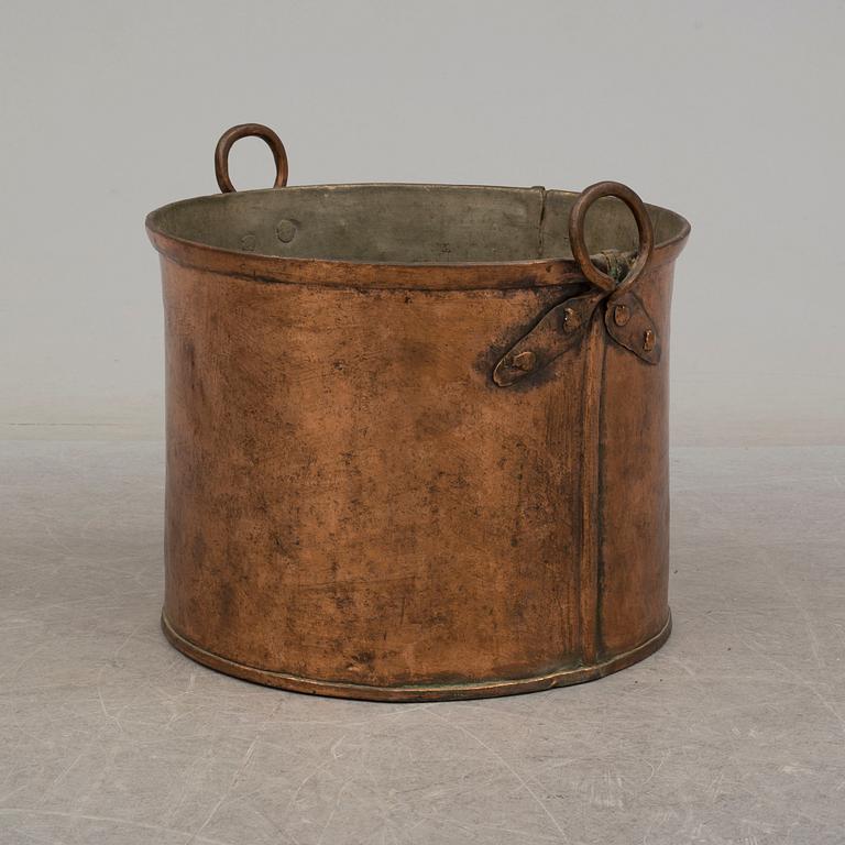 a copper barrel, 19th century.