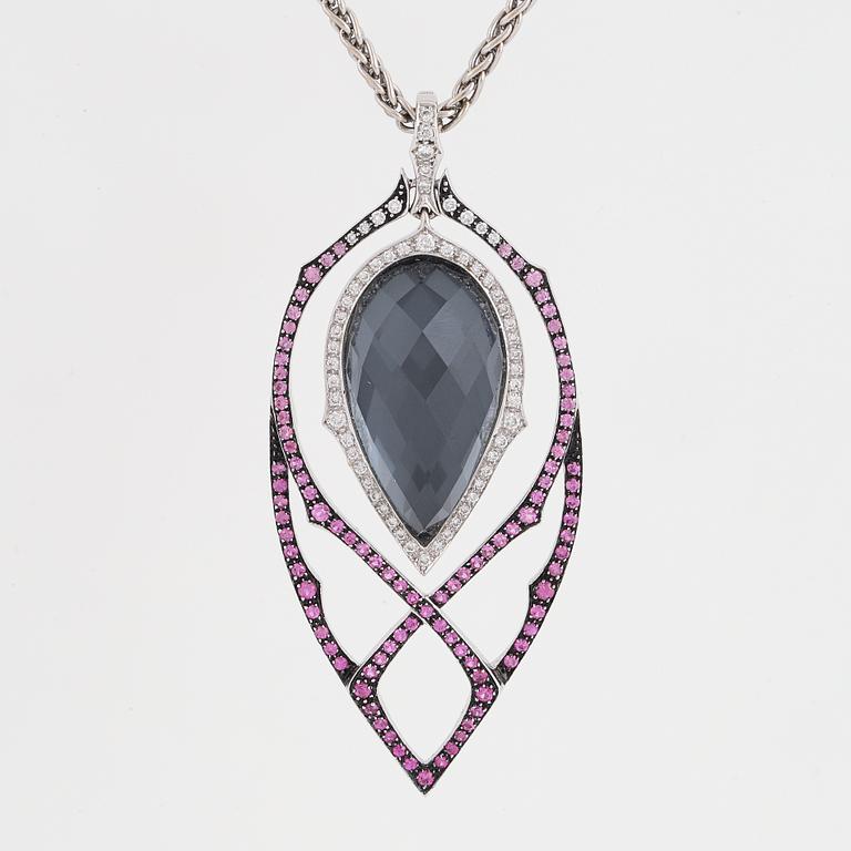 A Stephen Webster "Crystal Haze" necklace.