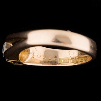 RING, 18 k guld med briljantslipad diamant 1,03 ct, J. Smidts, Stockholm, 1968.  Vikt ca 10 g.