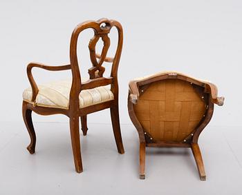 KARMSTOLAR, 1 par, rokokostil, sent 1800-tal.