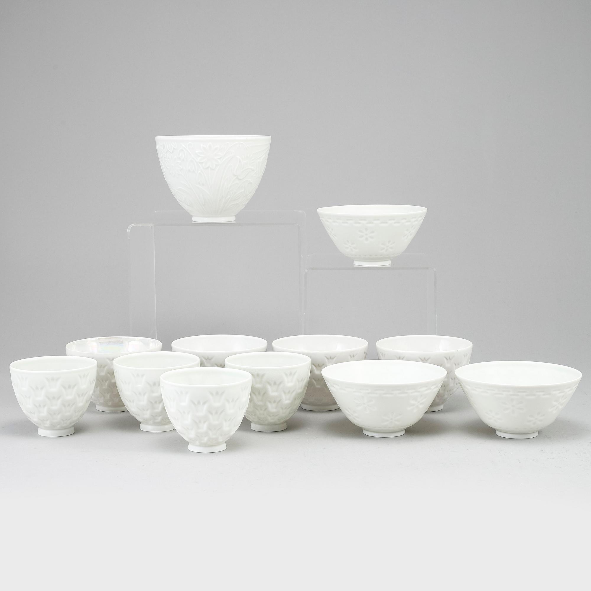 GUNNAR NYLUND, twelve porcelain bowls from Rörstrand.