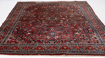 A semi-antique Bidjar carpet, c. 356 x 266 cm.