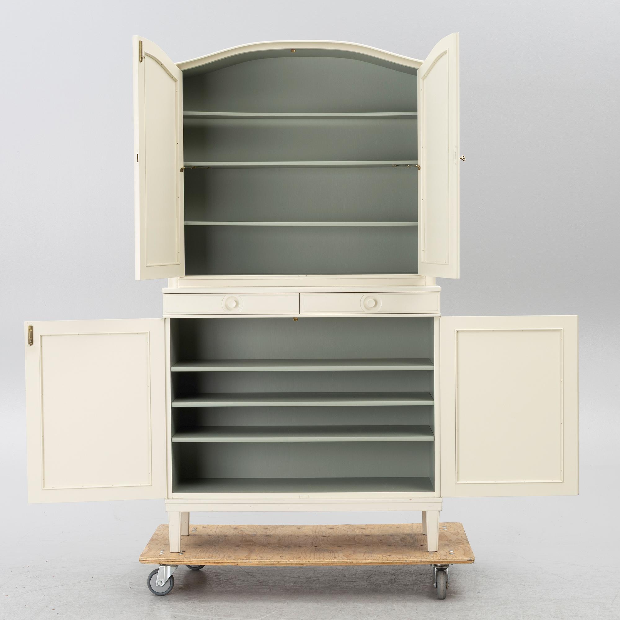 Carl Malmsten, skåp, "Herrgården", Åfors Möbelfabrik, 1950/60-tal.
