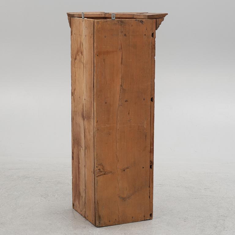 A painted corner cabinet, 19th century.