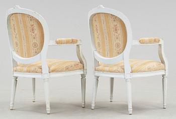 KARMSTOLAR, ett par, gustaviansk stil, omkring 1900-talets mitt.