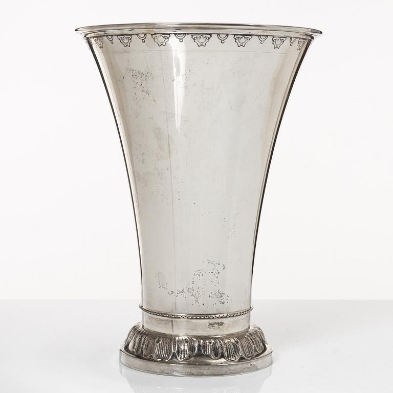 A silver beaker by CF Carlman Stockholm, 1909.