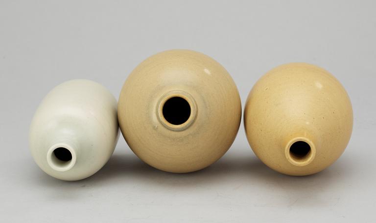 A set of three Ingrid and Erik Triller vases, Tobo.