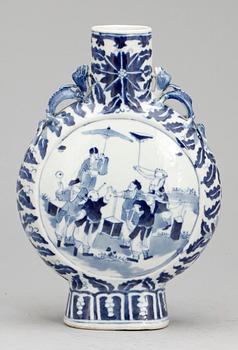 PILGRIMSKRUS, porslin, Kina, 1800-tal.