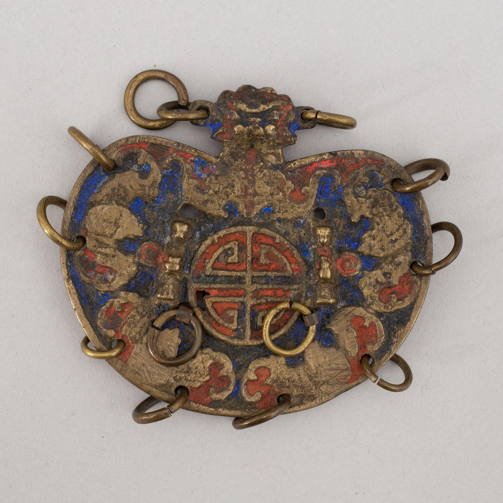 A group of Chinese and Japanese objects, nine pieces.
