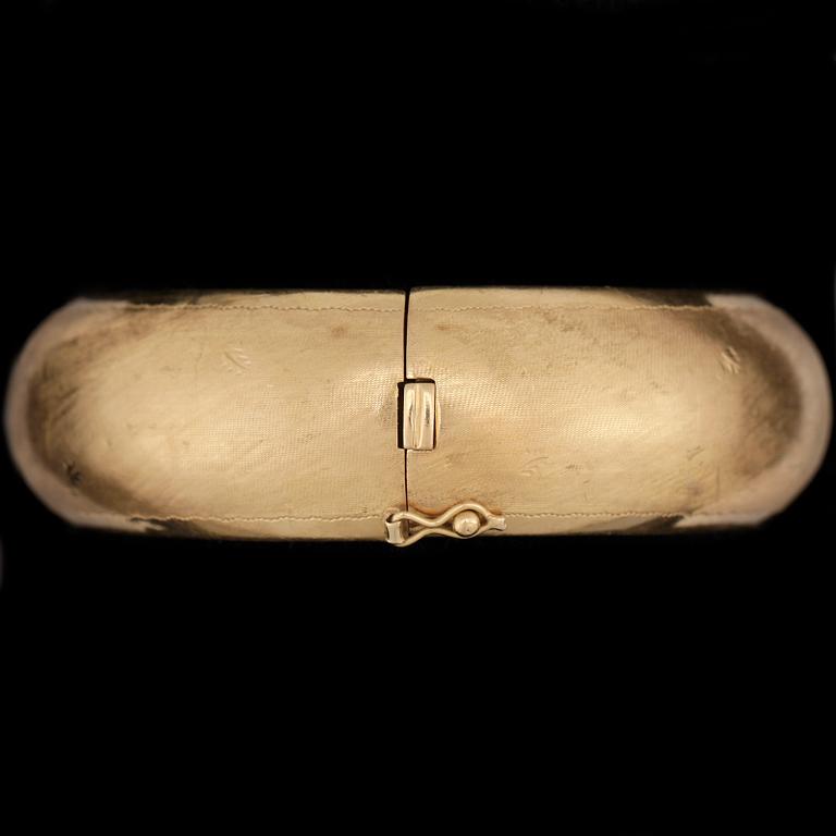 ARMBAND, 18 k guld, Italien, omkr 1900-talets mitt. Vikt 38 gram.