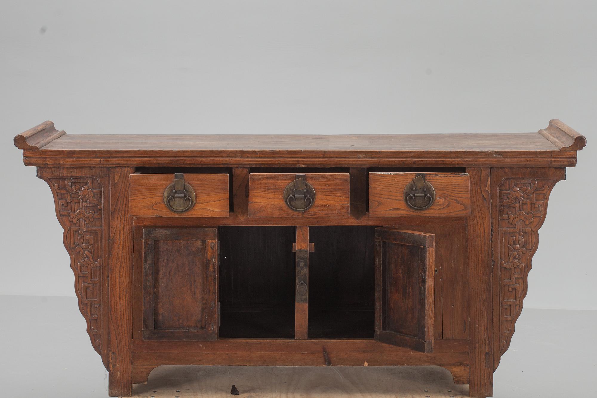 ALTARBORD/SIDEBOARD, Kina 1900-tal.