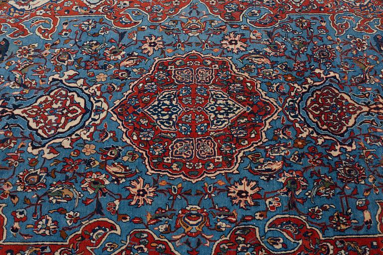 MATTO, a semi-antique Esfahan, ca 214,5 x 145-149 cm.