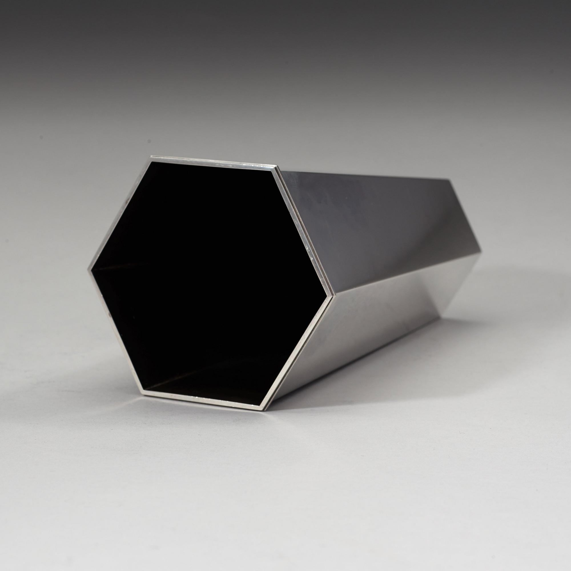 A Wiwen Nilsson sterling hexagonal vase, Lund 1947.
