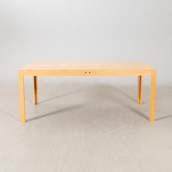 Rud Thyfgesen & Johnny Sorensen, desk, along with 2 chests of drawers, "Kongserien", Denmark.