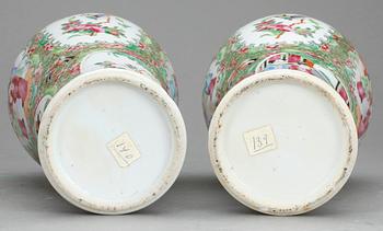 VASER,  ett par, porslin, Kanton 1800-tal.
