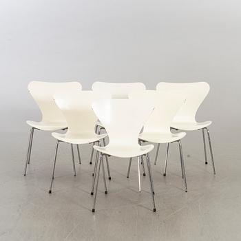 ARNE JACOBSEN, six danish "Sjuan" chairs for Fritz Hansen.