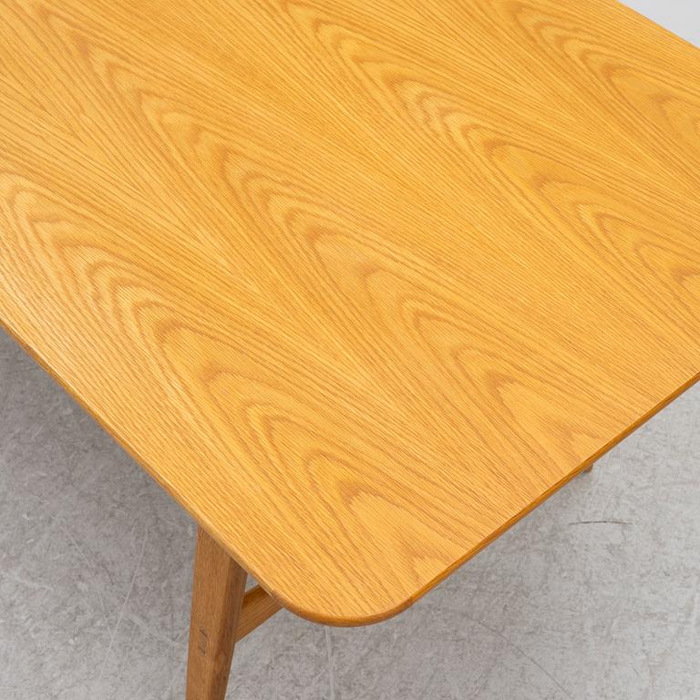 Børge Mogensen, Dining table, "BM1160 Hunting Table" Carl Hansen & Son, Denmark.